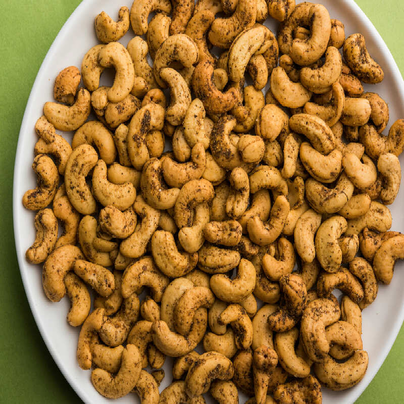 Pepper fried cashews